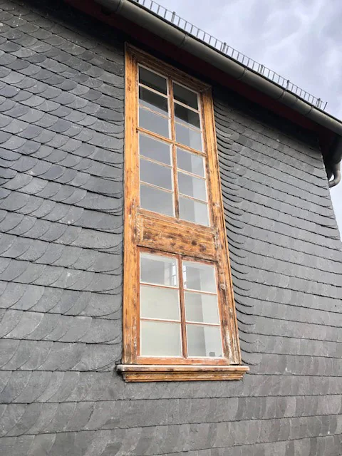 Sprossenfenster während der Aufarbeitung