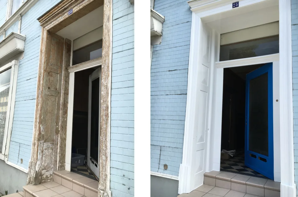 Aufgearbeitete Holztür mit hellen Fensterläden